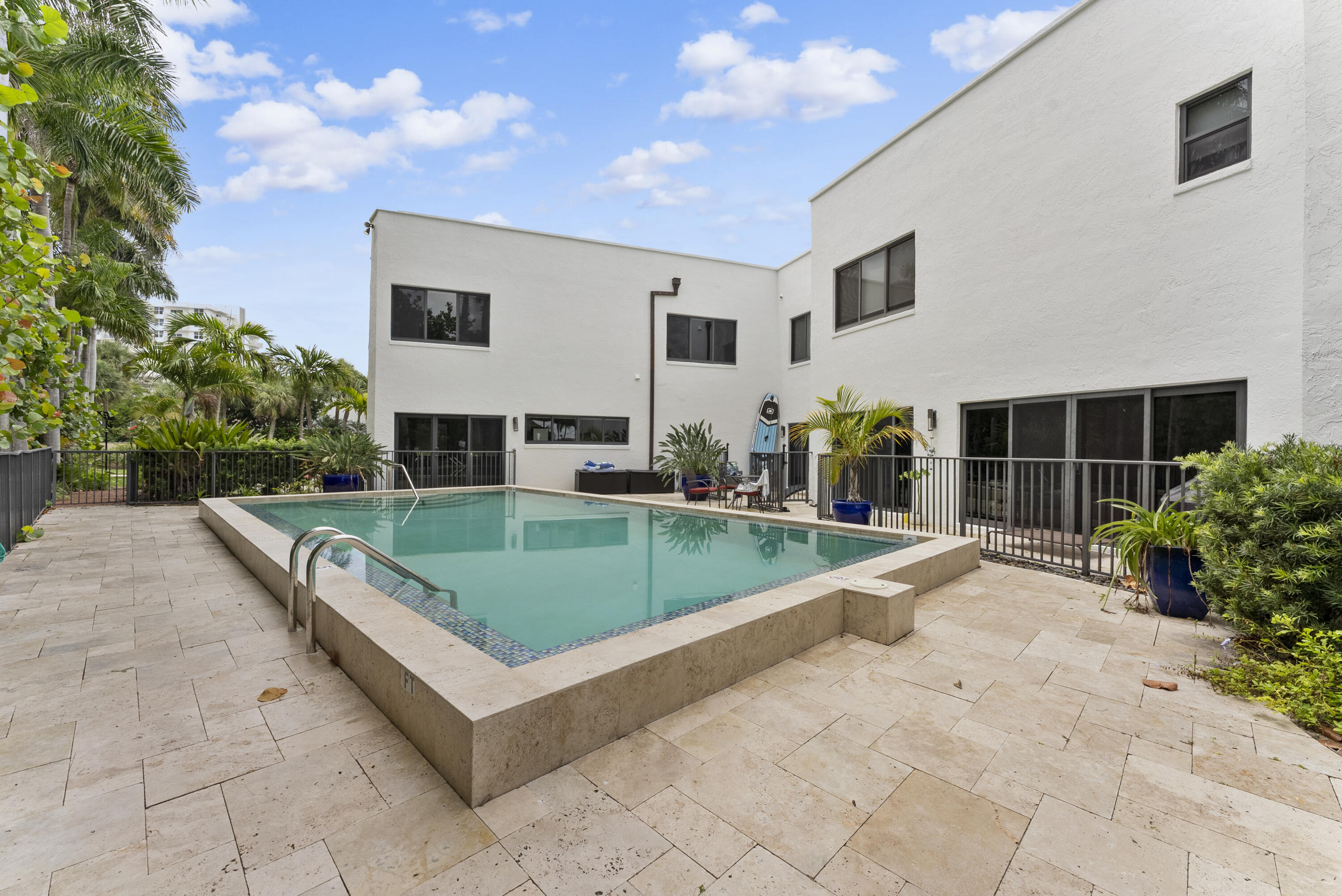 1121 Bel Air Drive