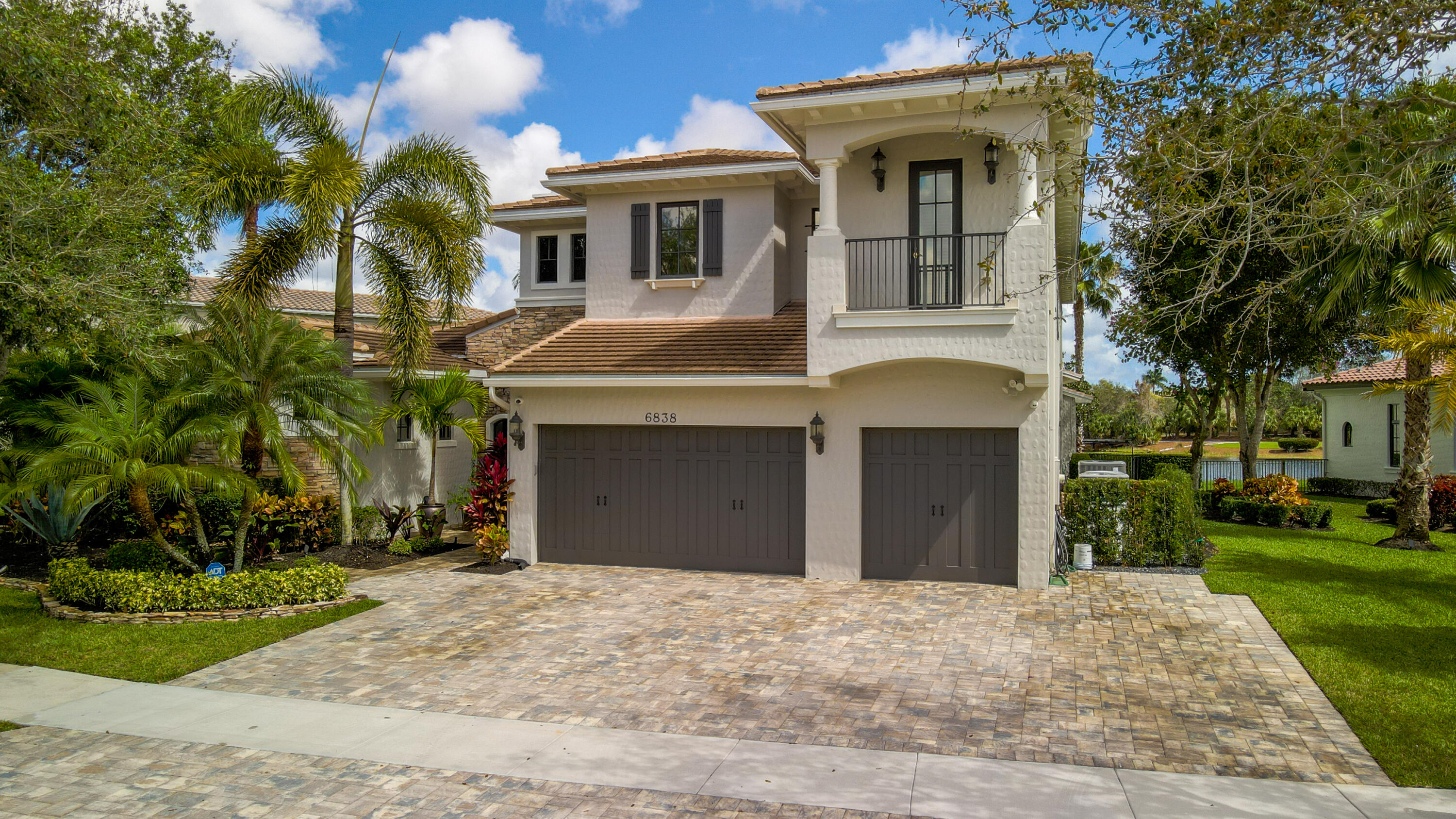 6838 Long Leaf Drive