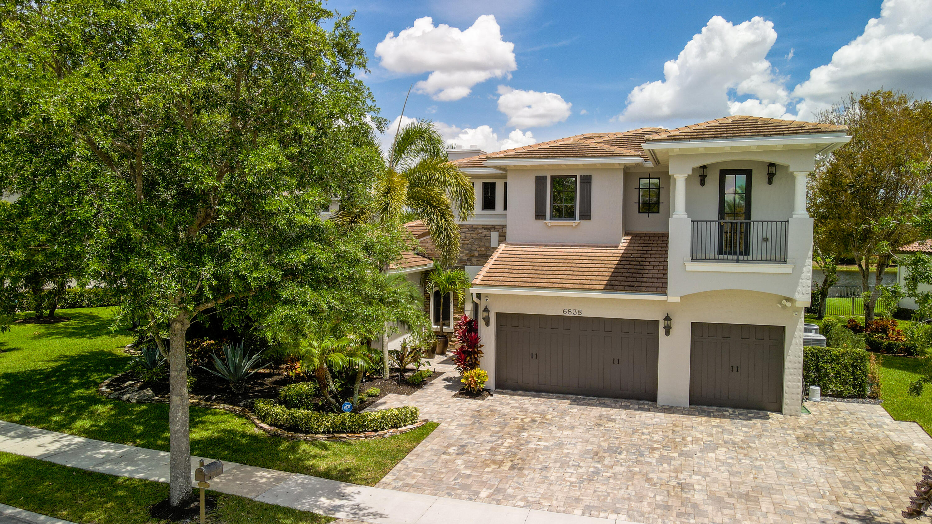 6838 Long Leaf Drive