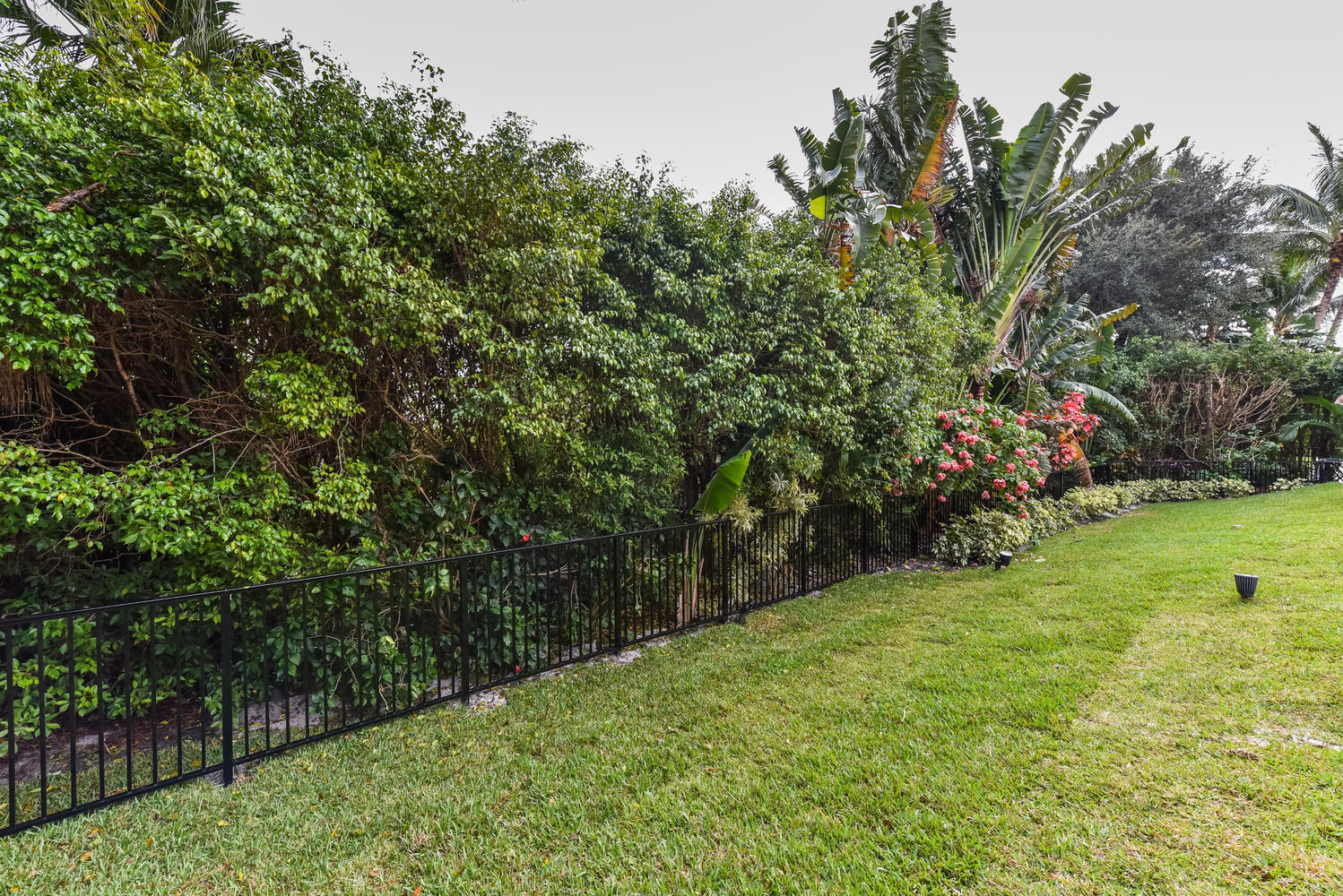 910 Parkside Circle North