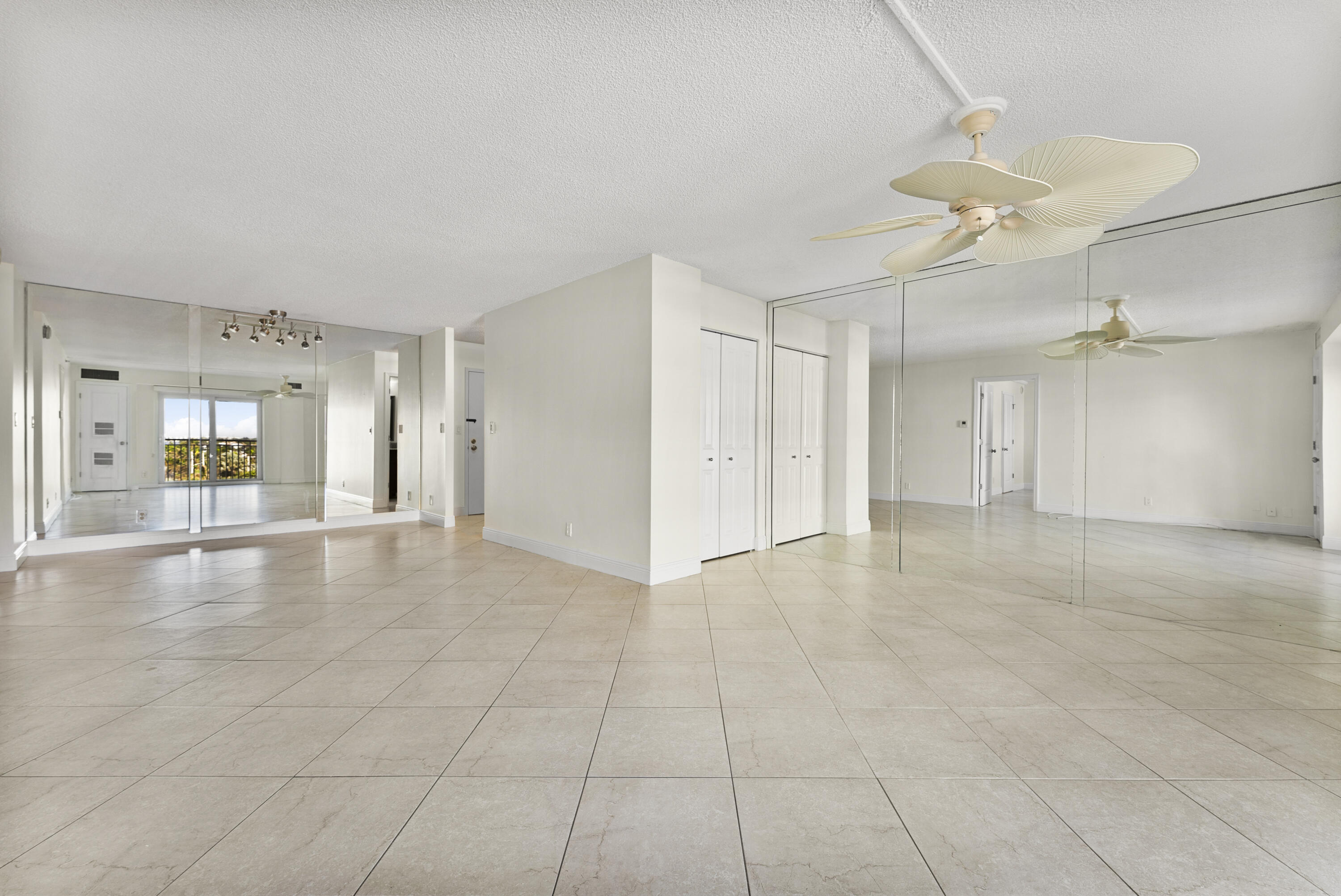 3215 S Ocean Boulevard 504