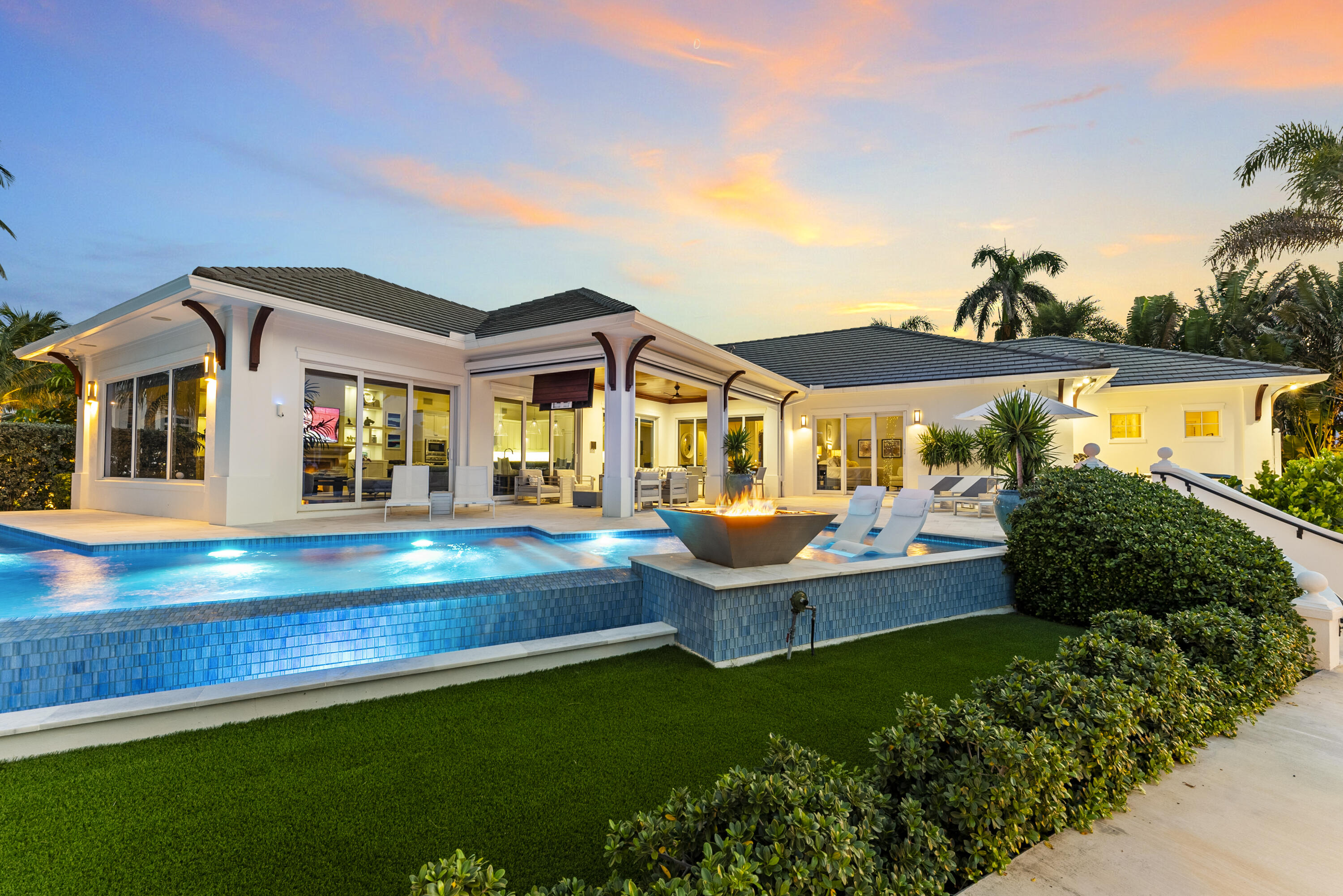 975 Banyan Drive