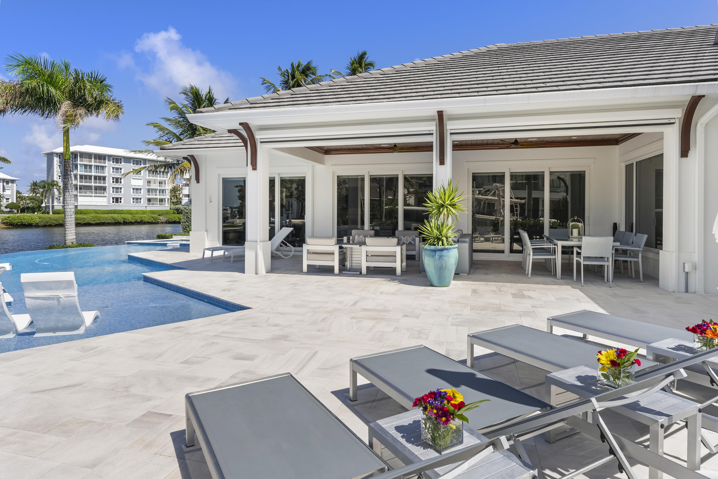 975 Banyan Drive