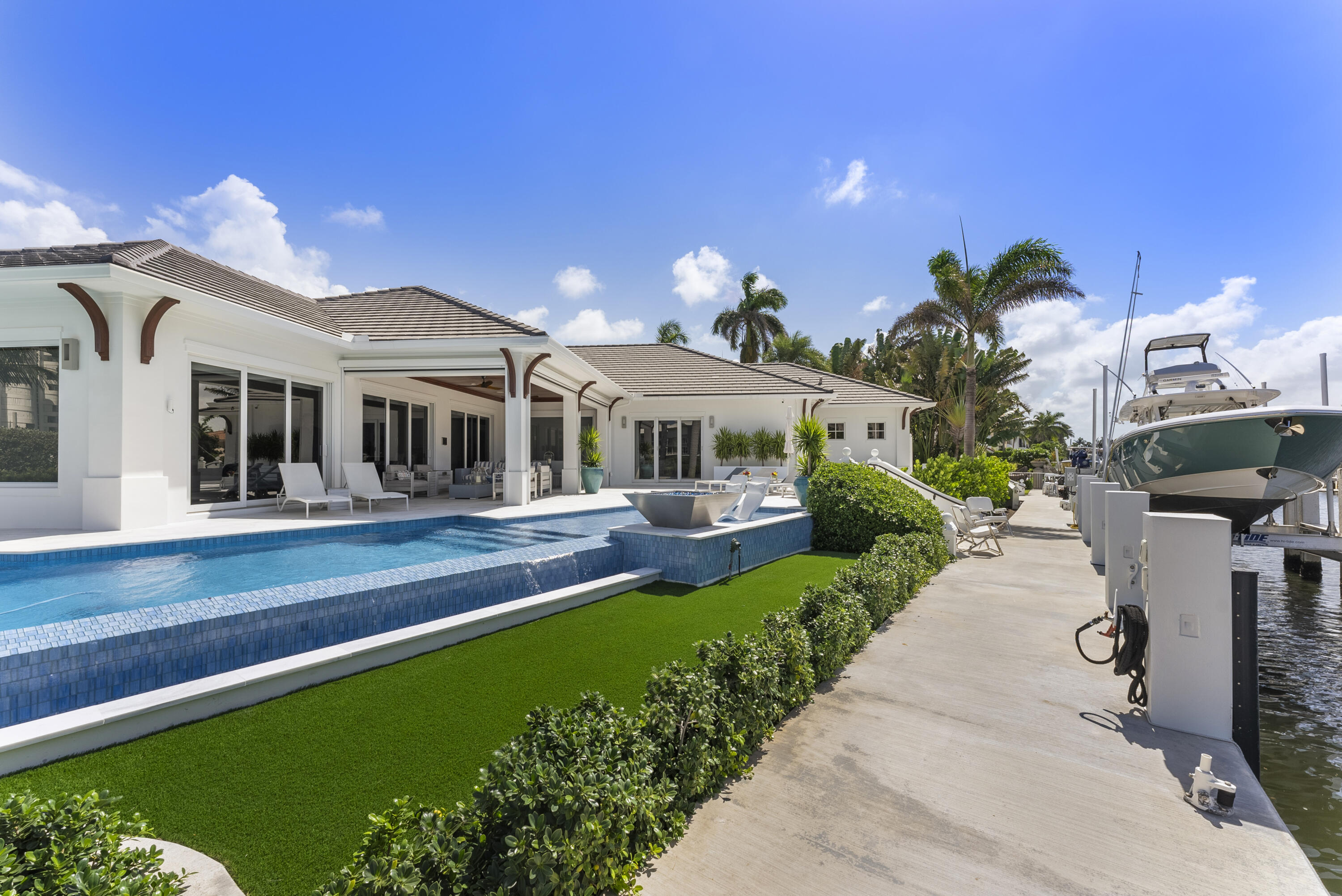 975 Banyan Drive