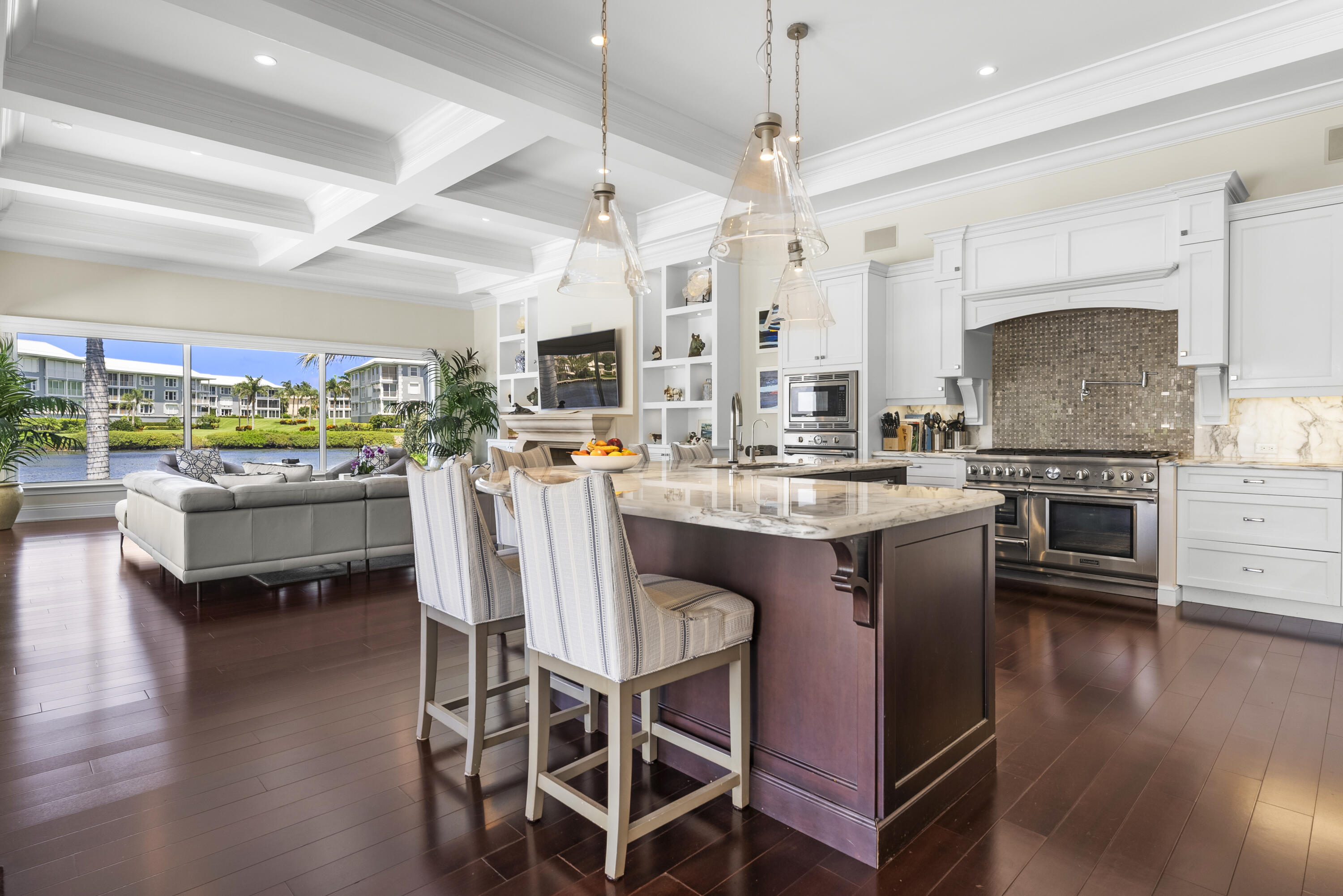 975 Banyan Drive