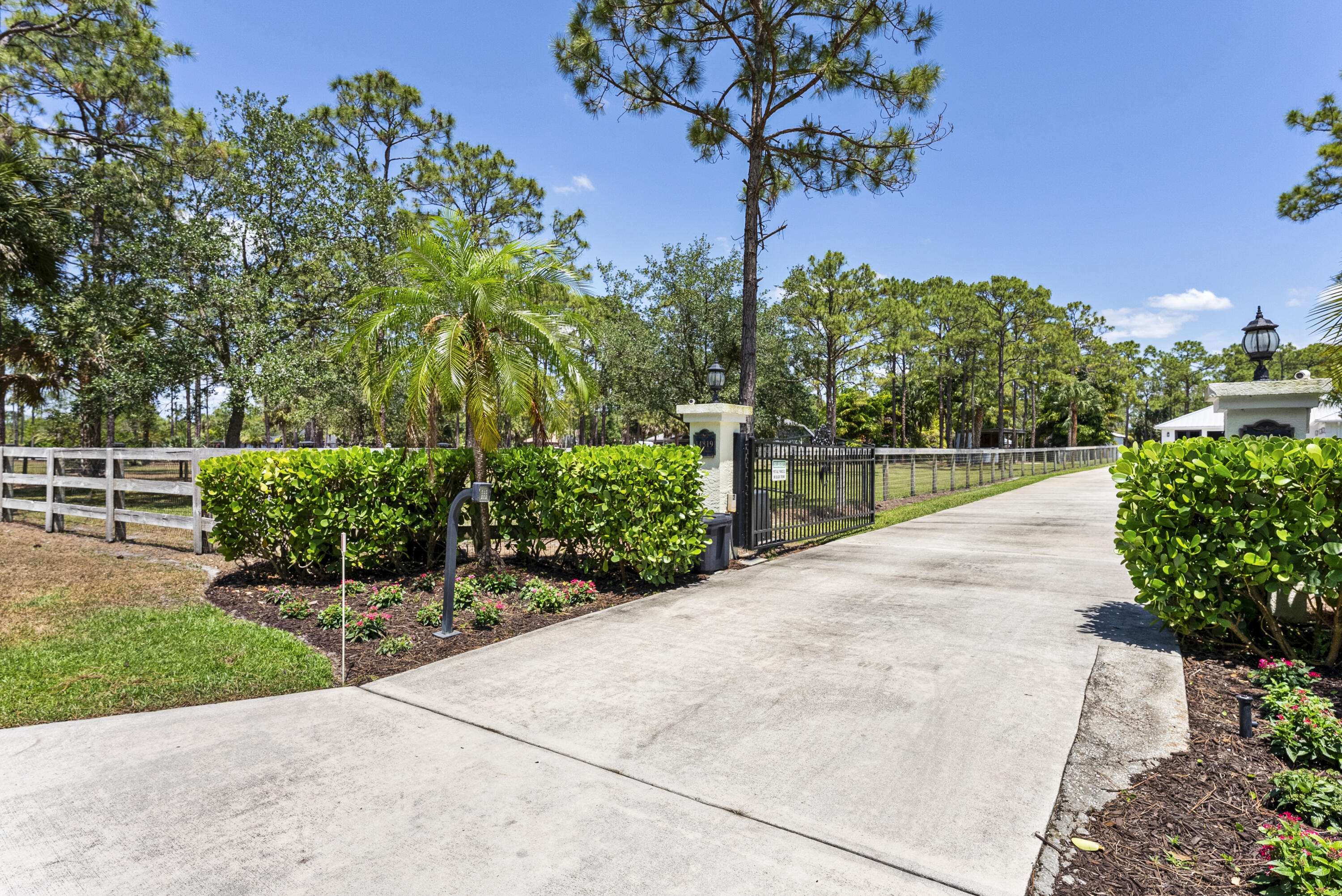 14819 Broken Arrow Place