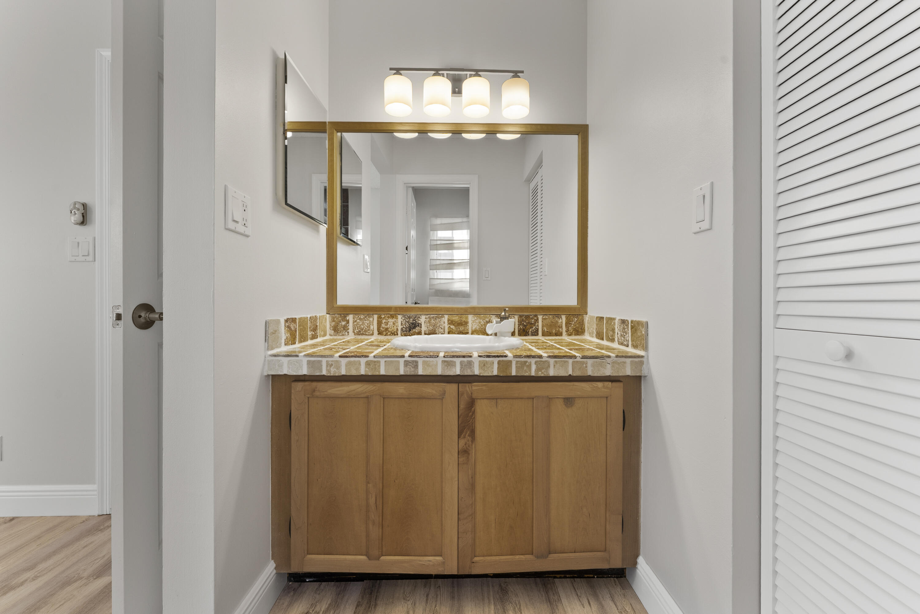 2900 Olivewood Terrace 201