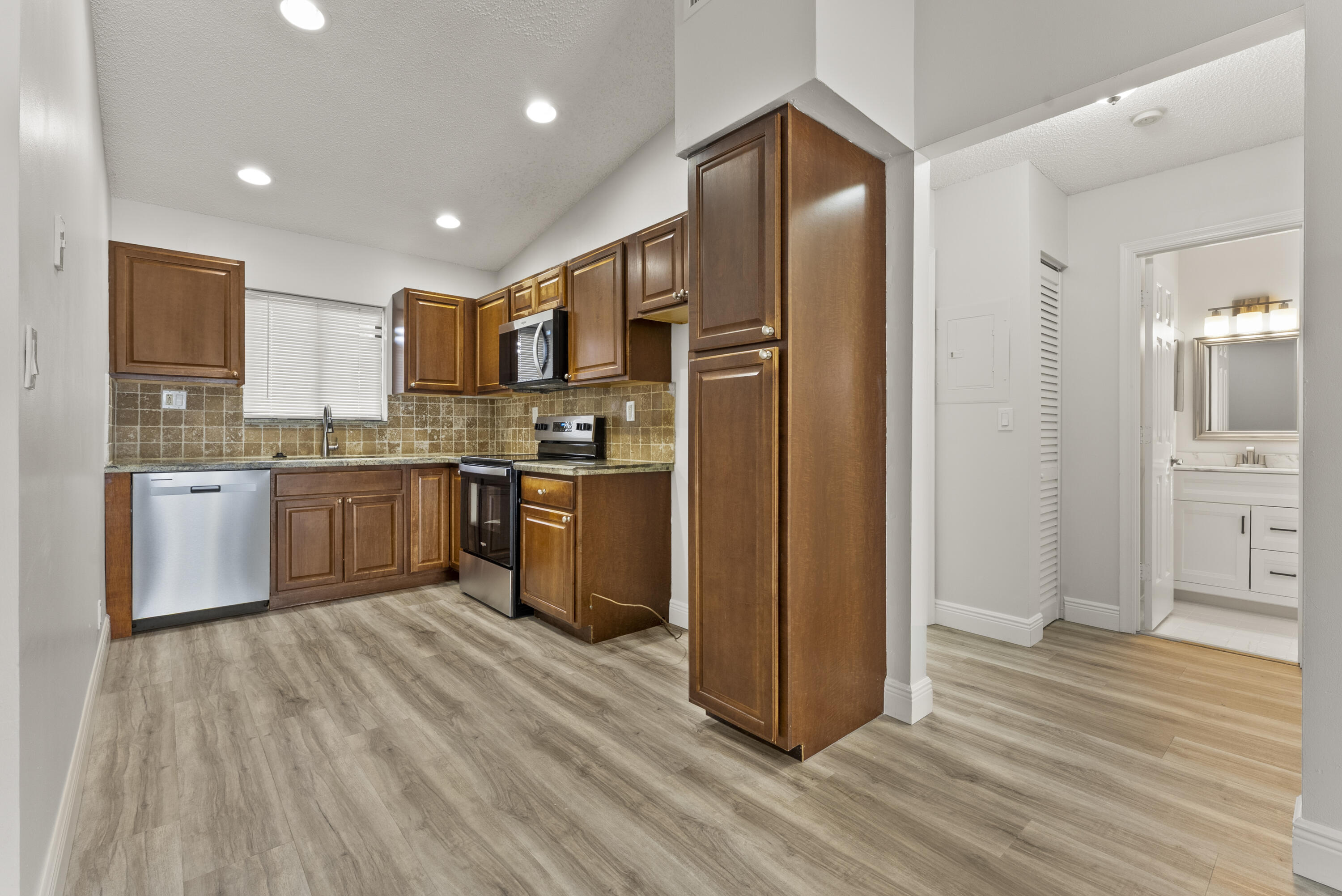 2900 Olivewood Terrace 201