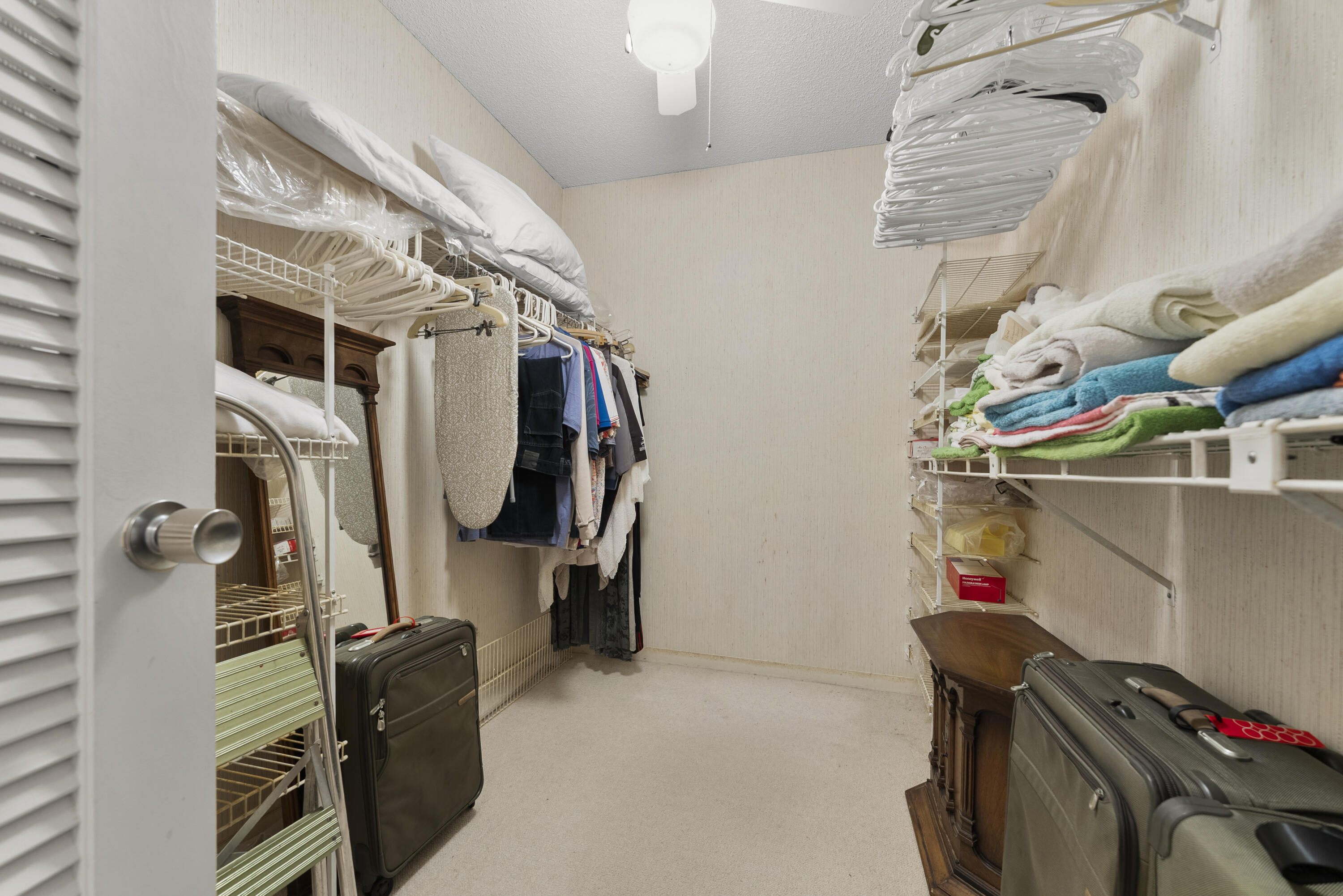 1149 Hillsboro Mile 1008