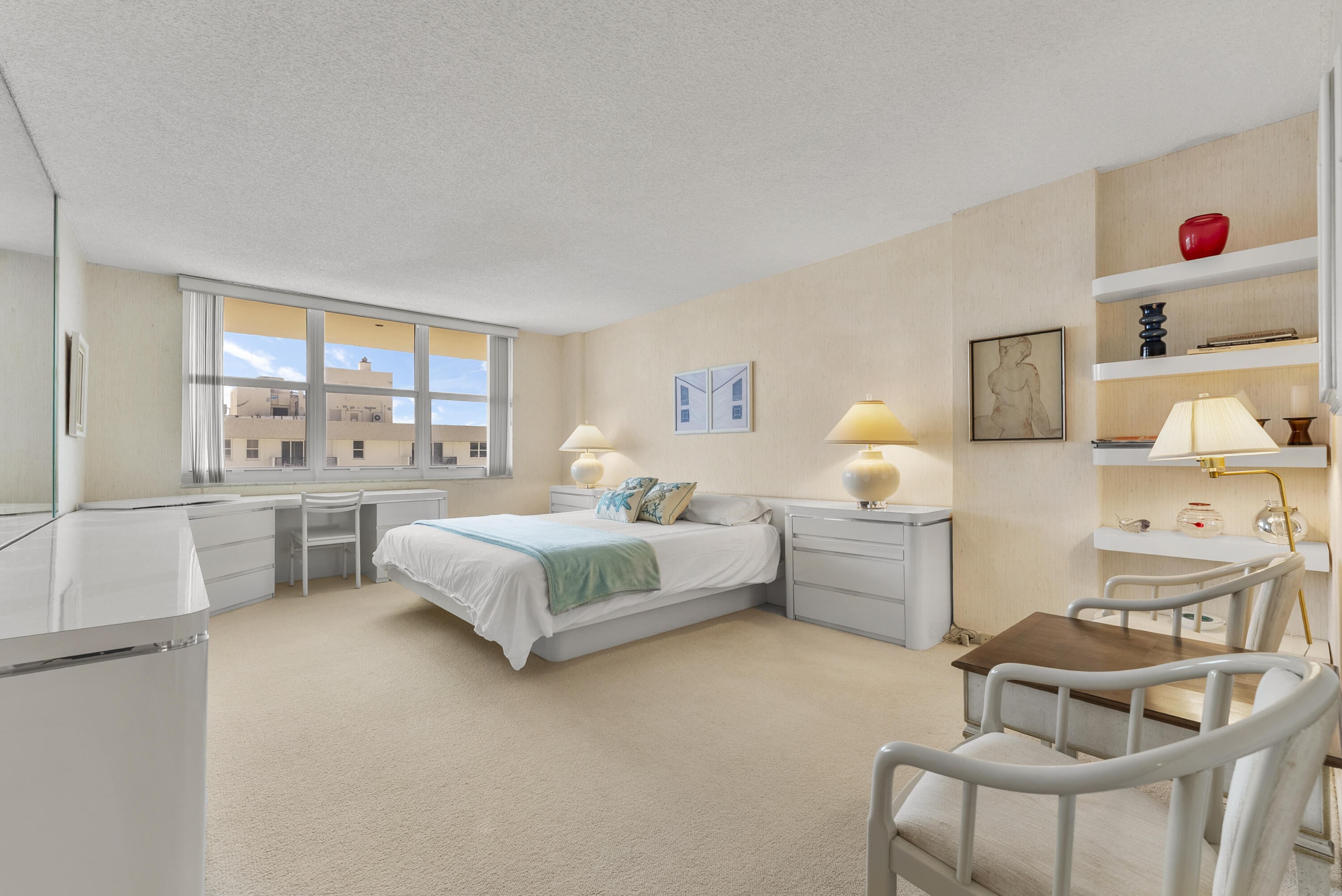 1149 Hillsboro Mile 1008