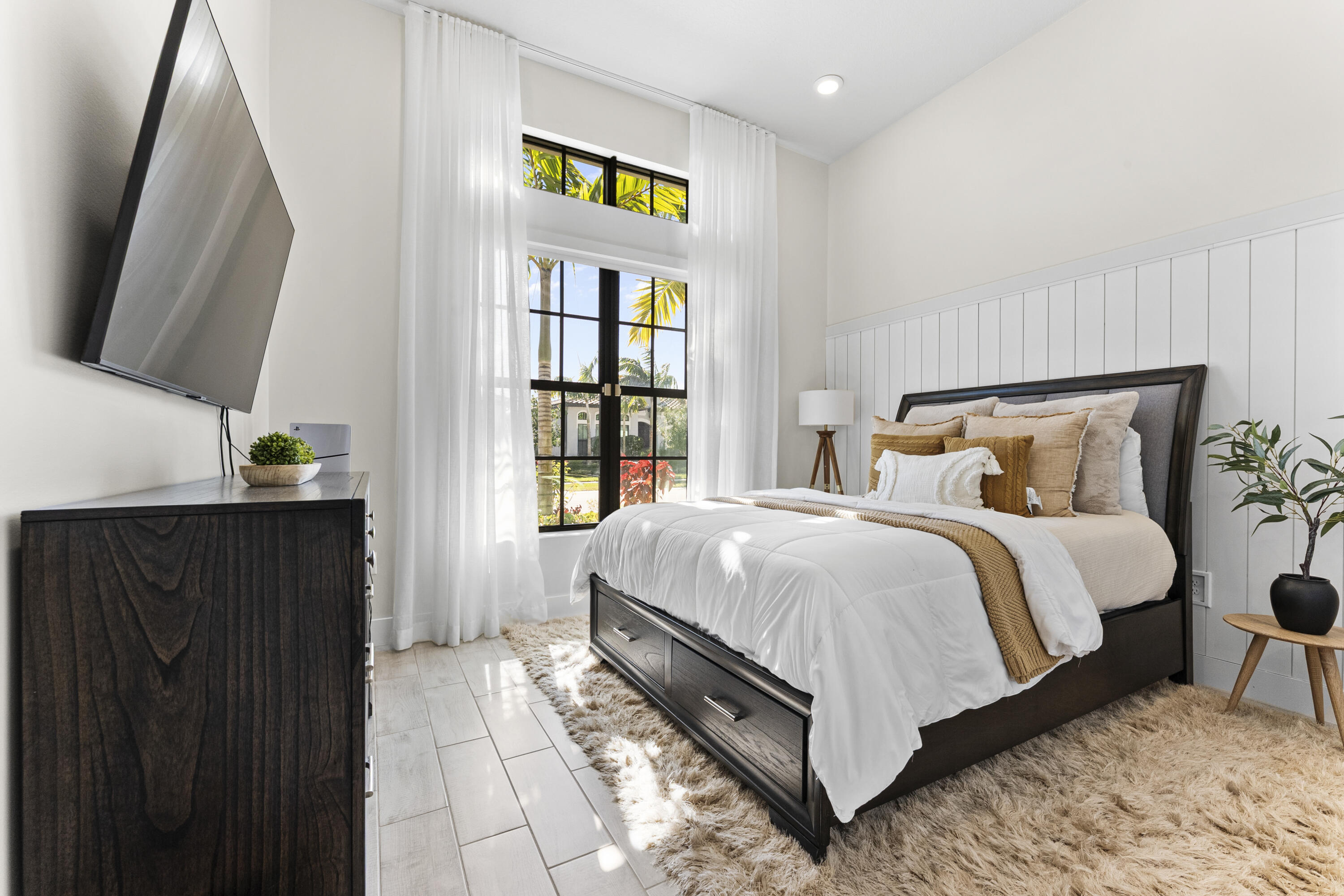 7465 Seacoast Drive