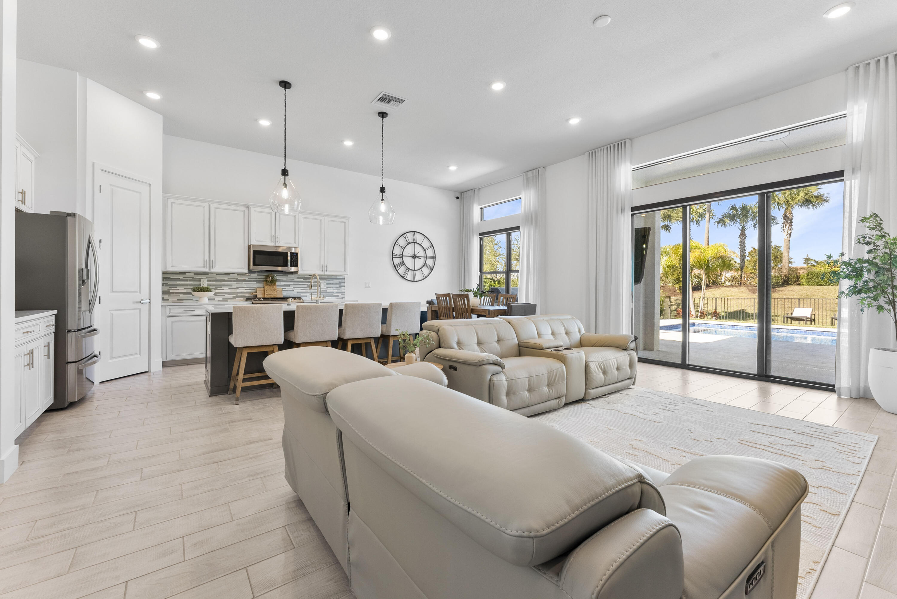 7465 Seacoast Drive