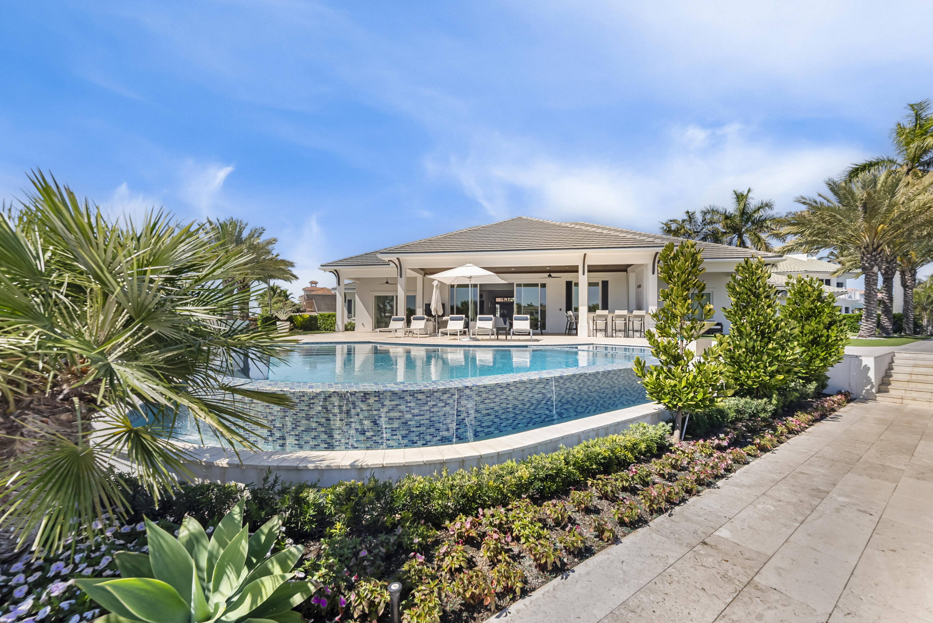 976 Cypress Drive