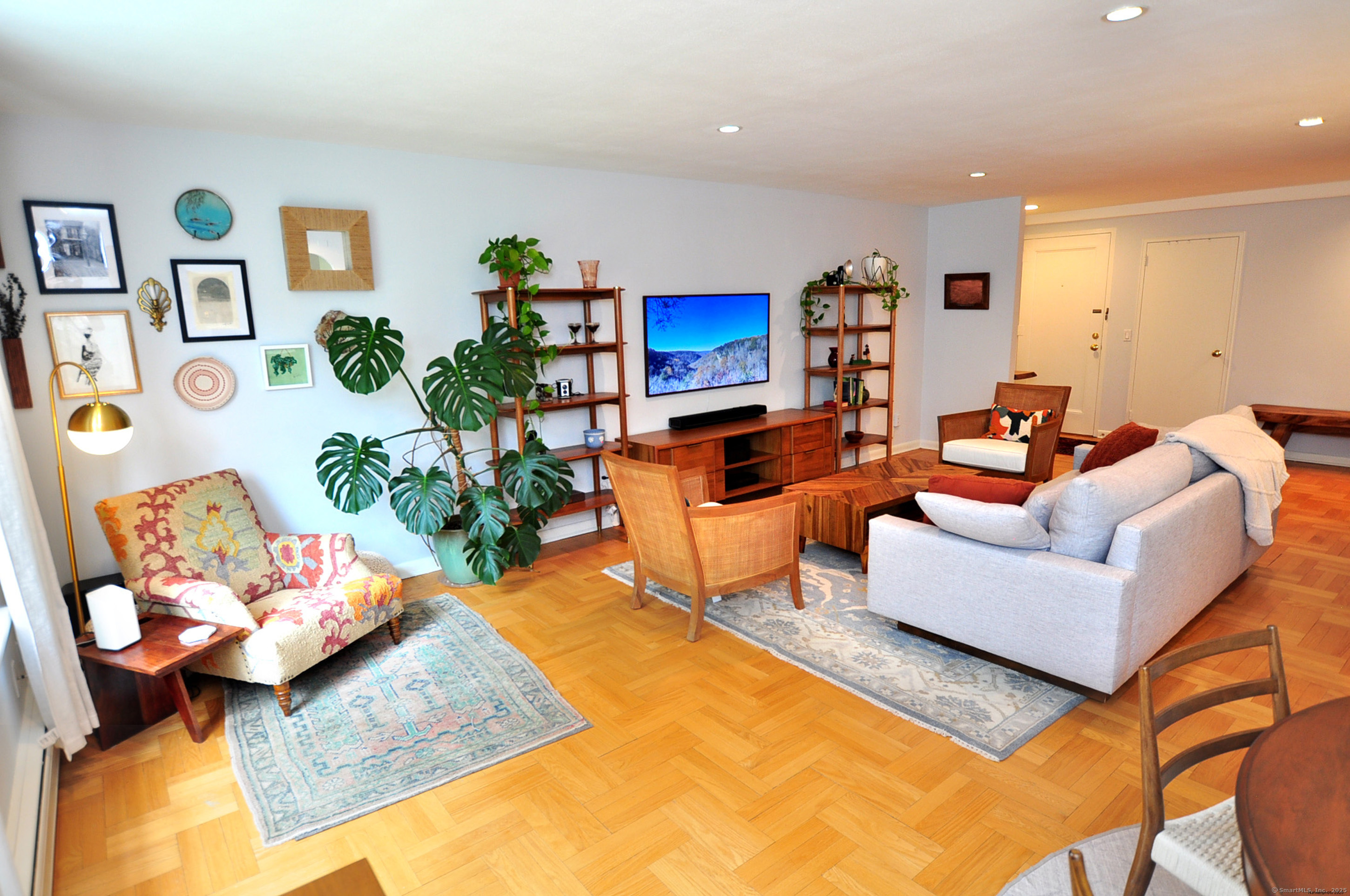 30 Outlook Avenue APT 208