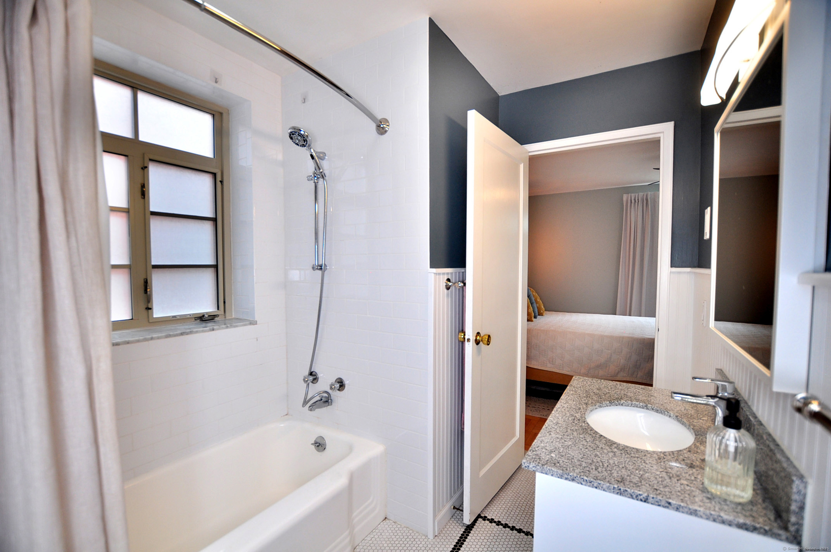 30 Outlook Avenue APT 208