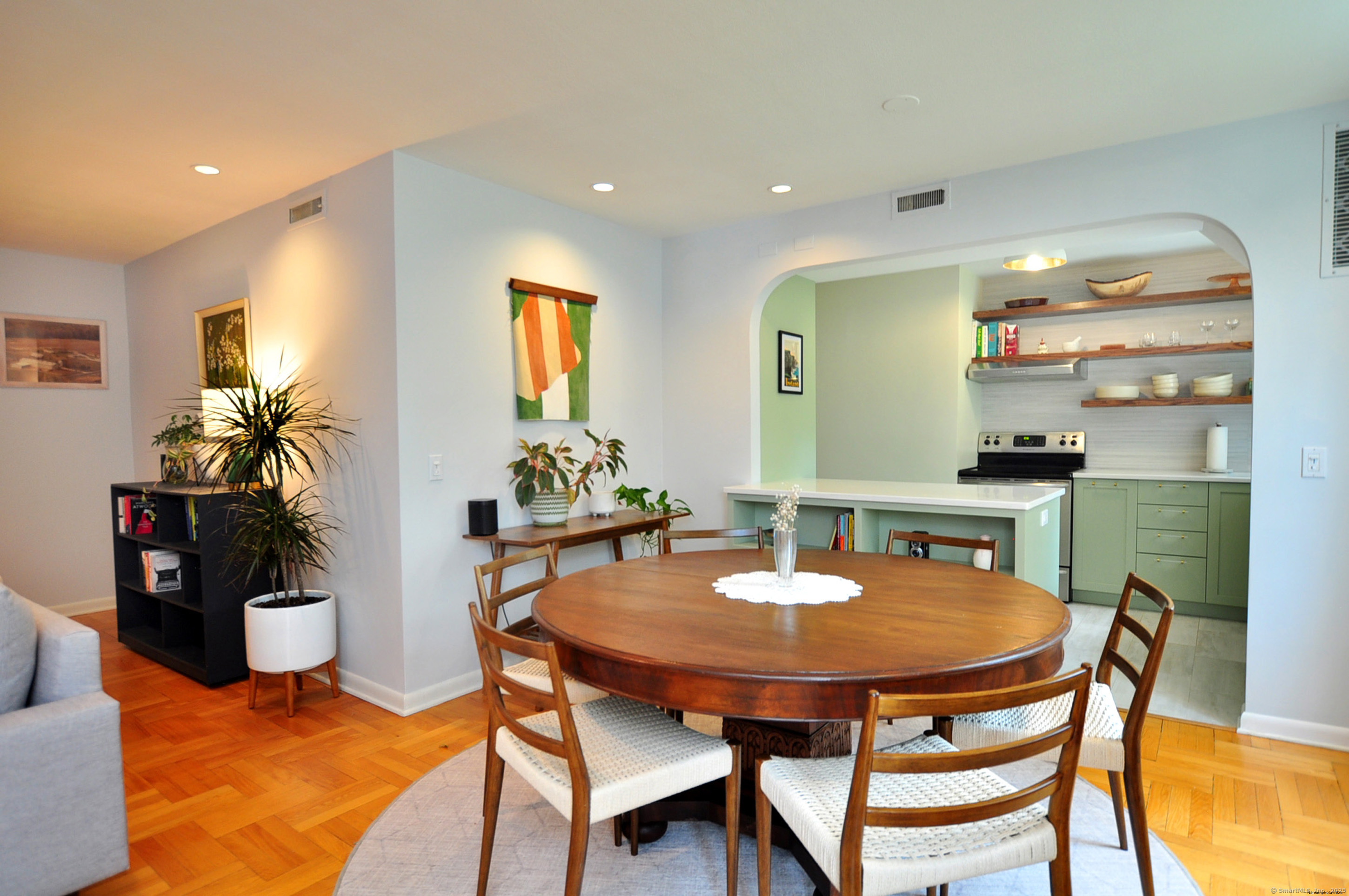 30 Outlook Avenue APT 208
