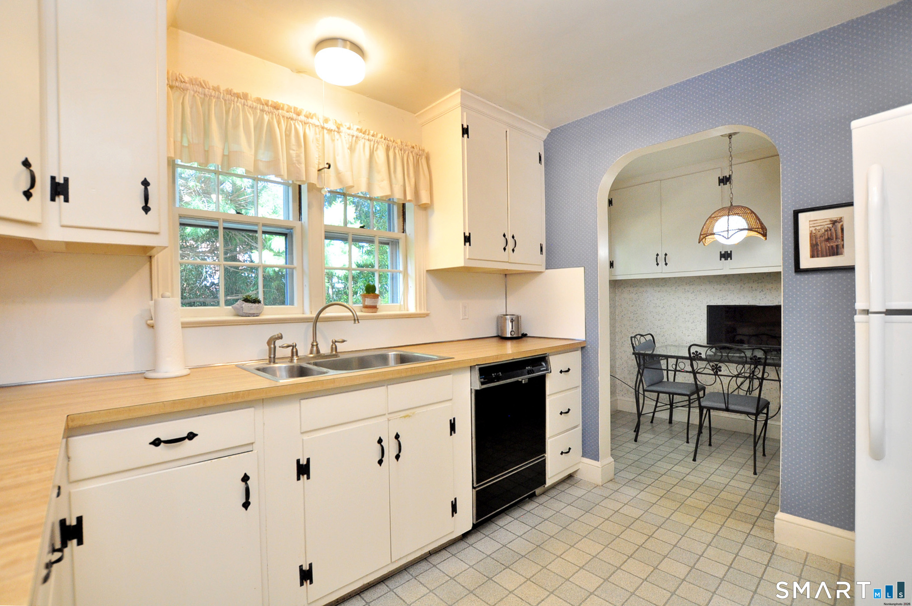 102 Ridgewood Road
