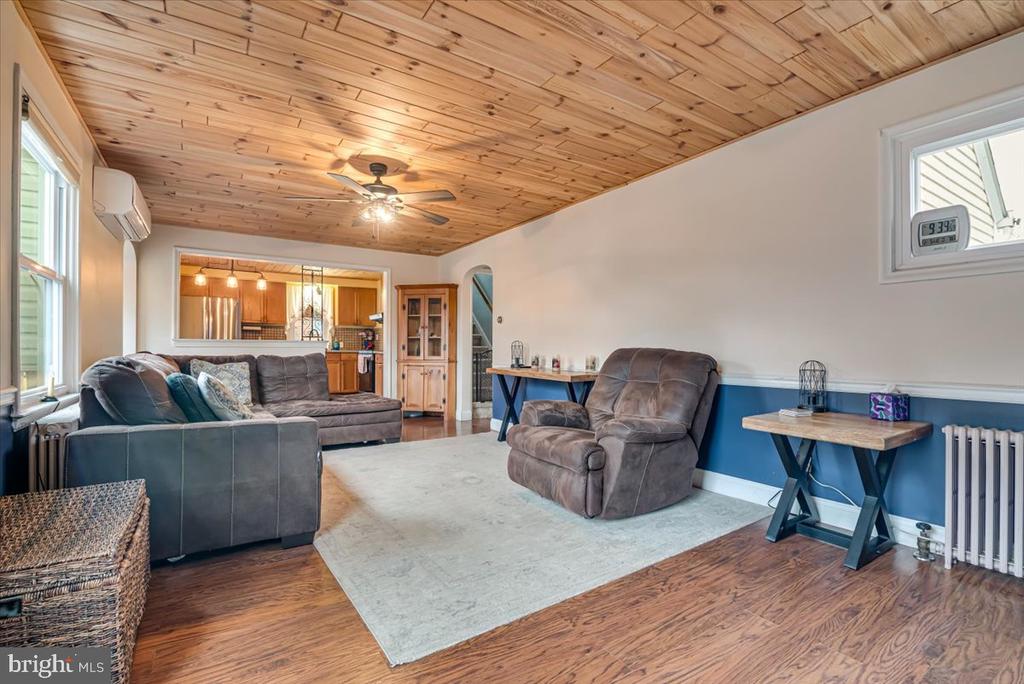 315 W 6TH STREET