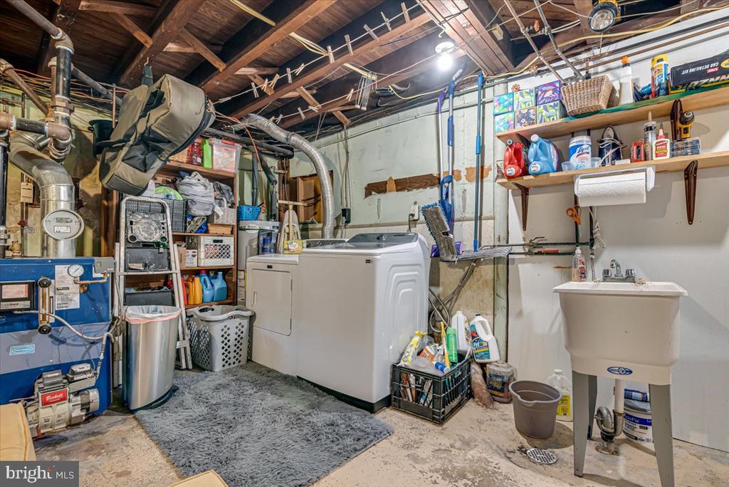 315 W 6TH STREET