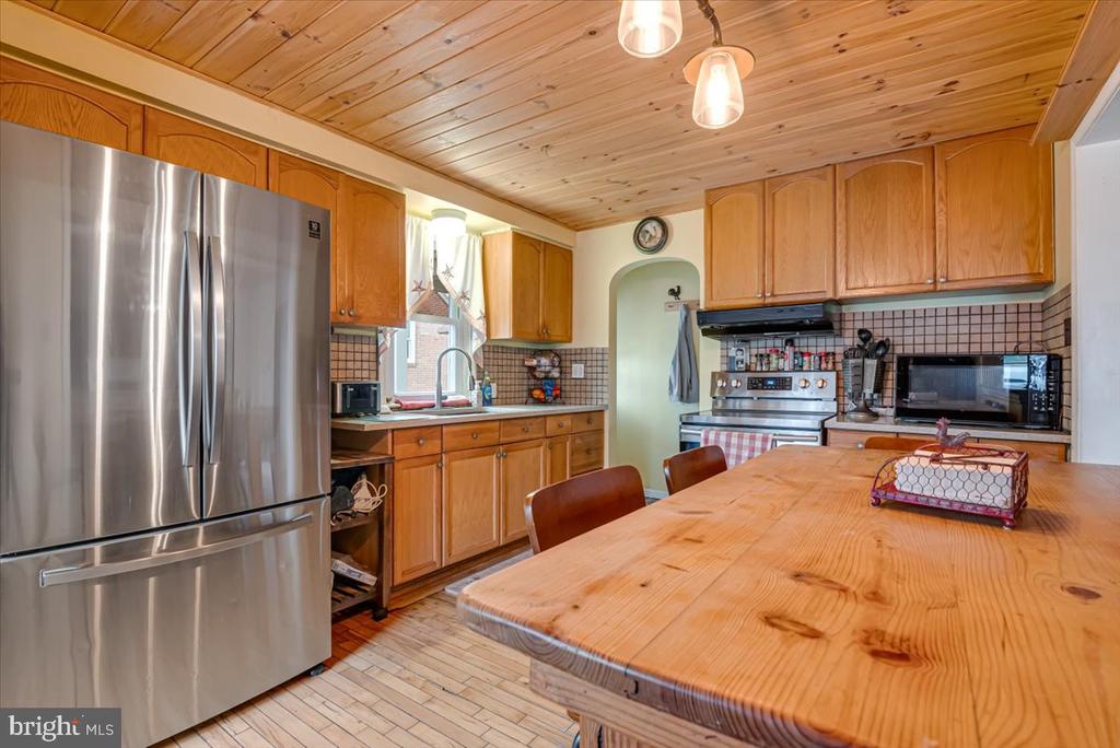315 W 6TH STREET