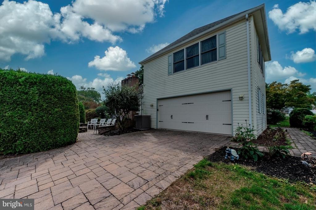 211 CARAVAN DRIVE