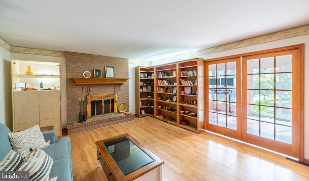 211 CARAVAN DRIVE