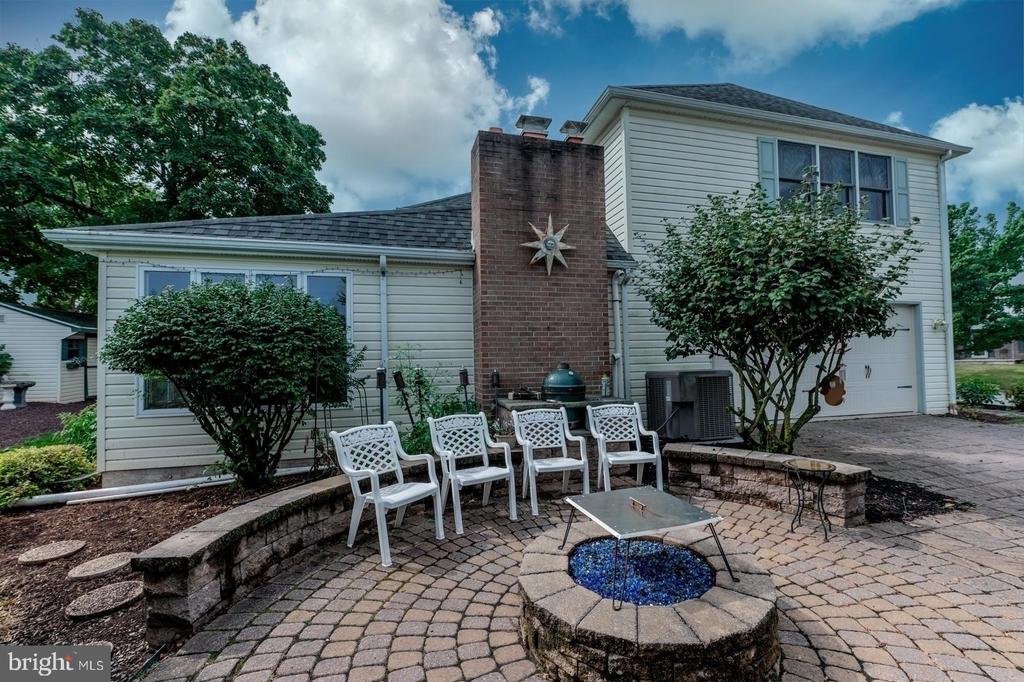 211 CARAVAN DRIVE
