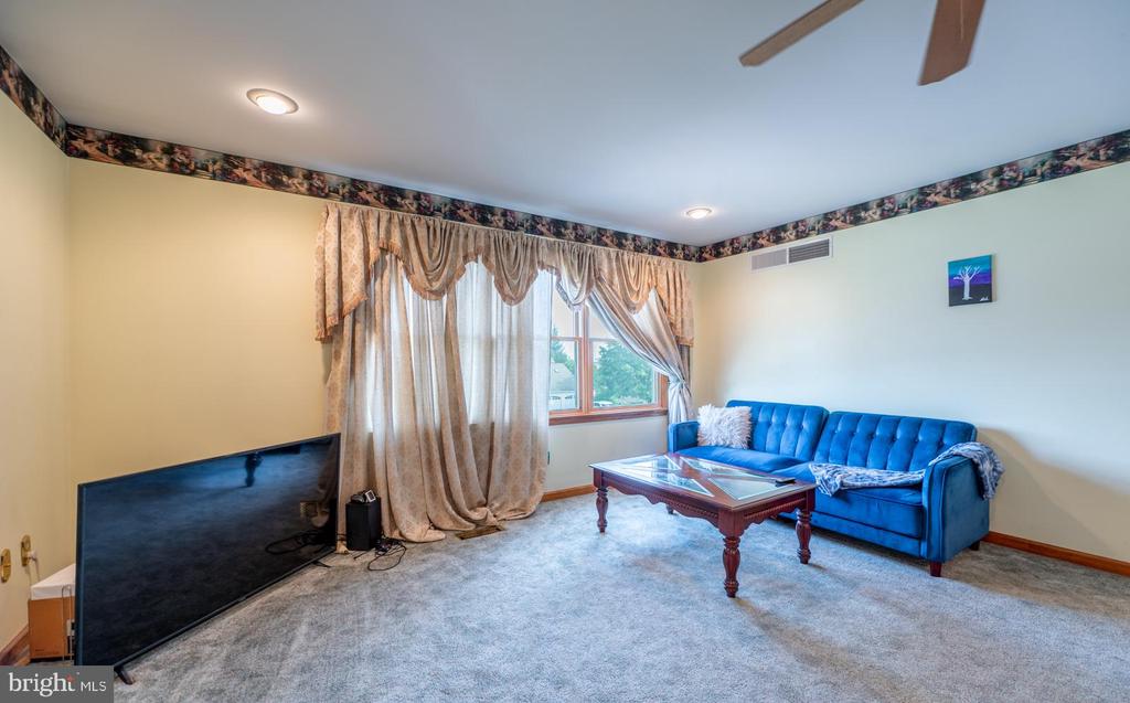 211 CARAVAN DRIVE