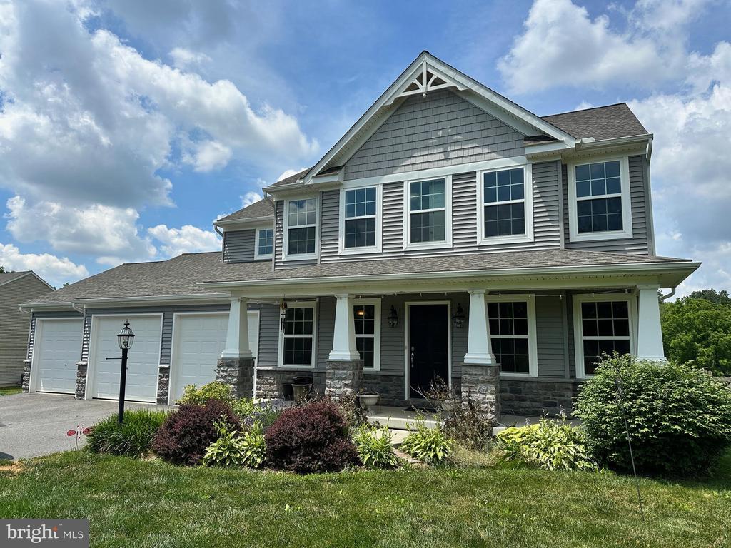105 LAVENDER COURT