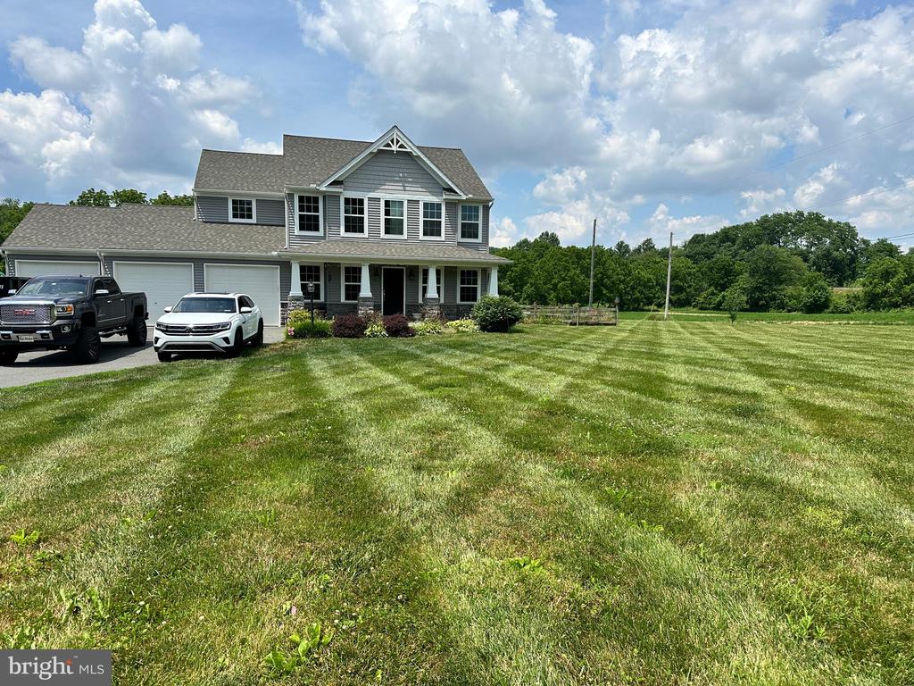 105 LAVENDER COURT