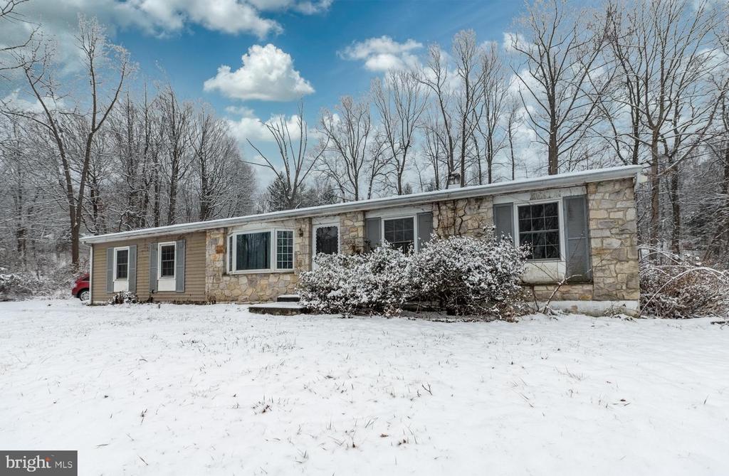 948 QUARRY ROAD