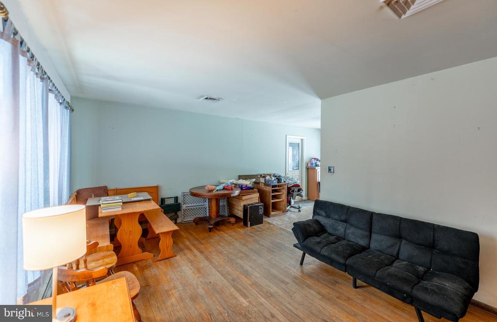 948 QUARRY ROAD