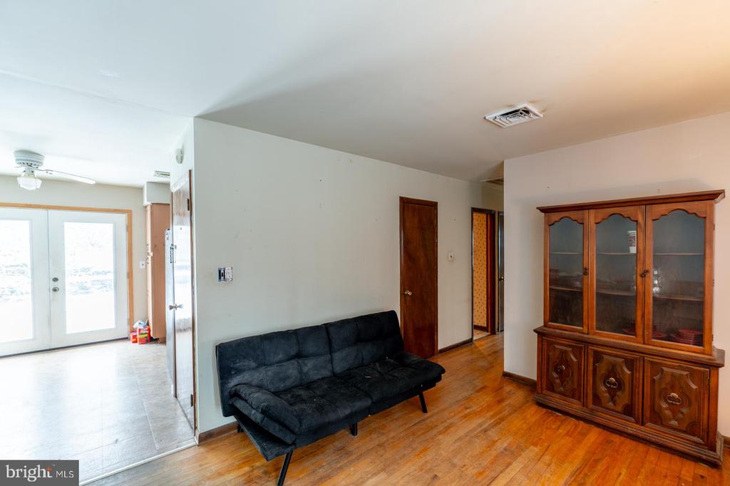 948 QUARRY ROAD