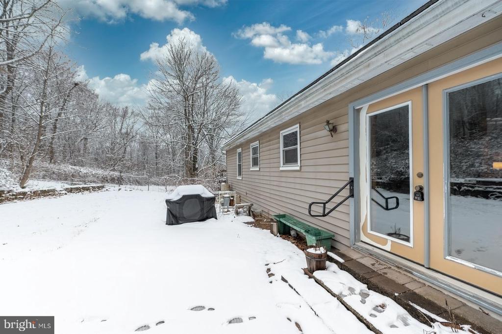 948 QUARRY ROAD