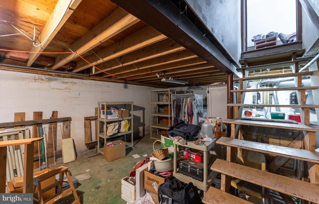 948 QUARRY ROAD