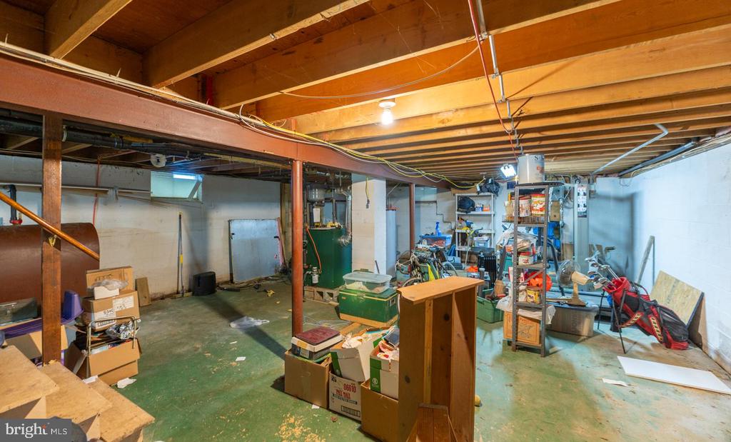 948 QUARRY ROAD