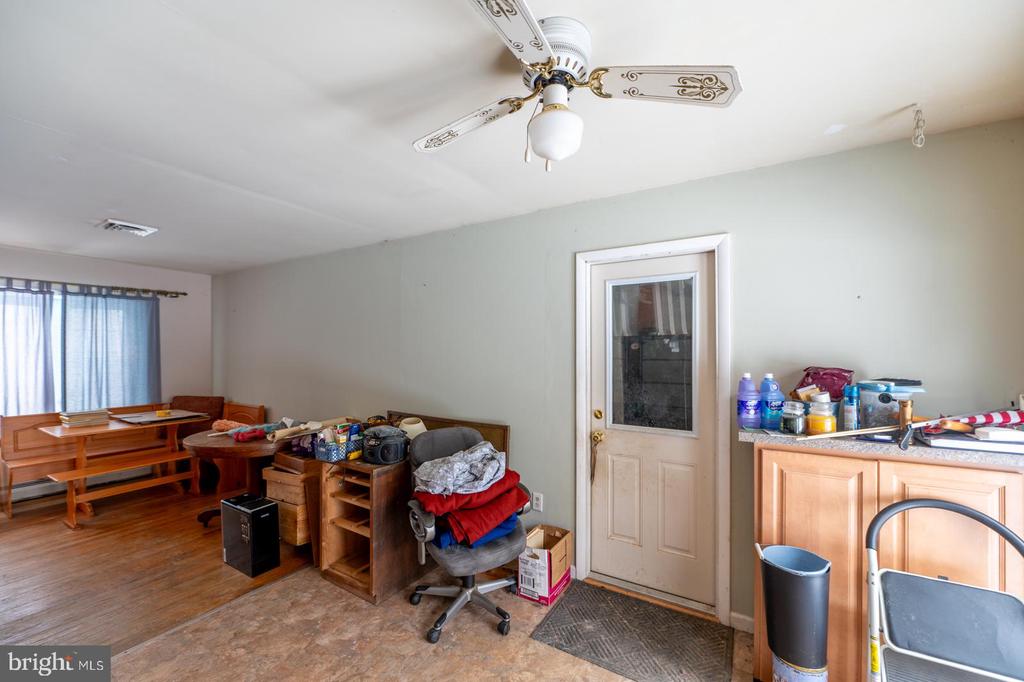 948 QUARRY ROAD