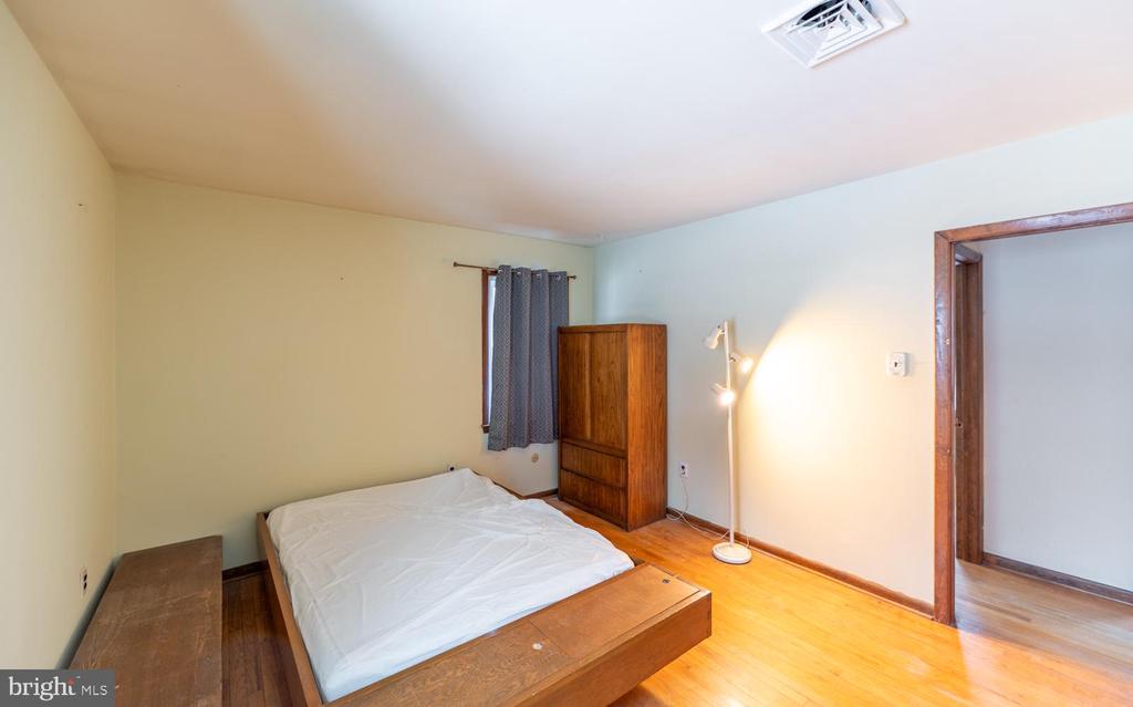 948 QUARRY ROAD