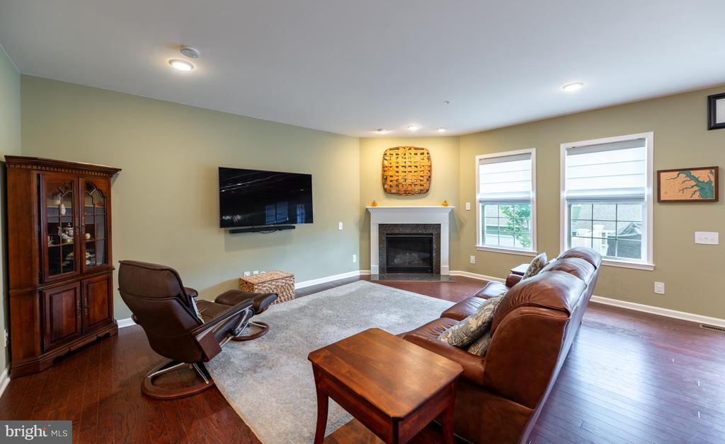 741 SUN VALLEY COURT