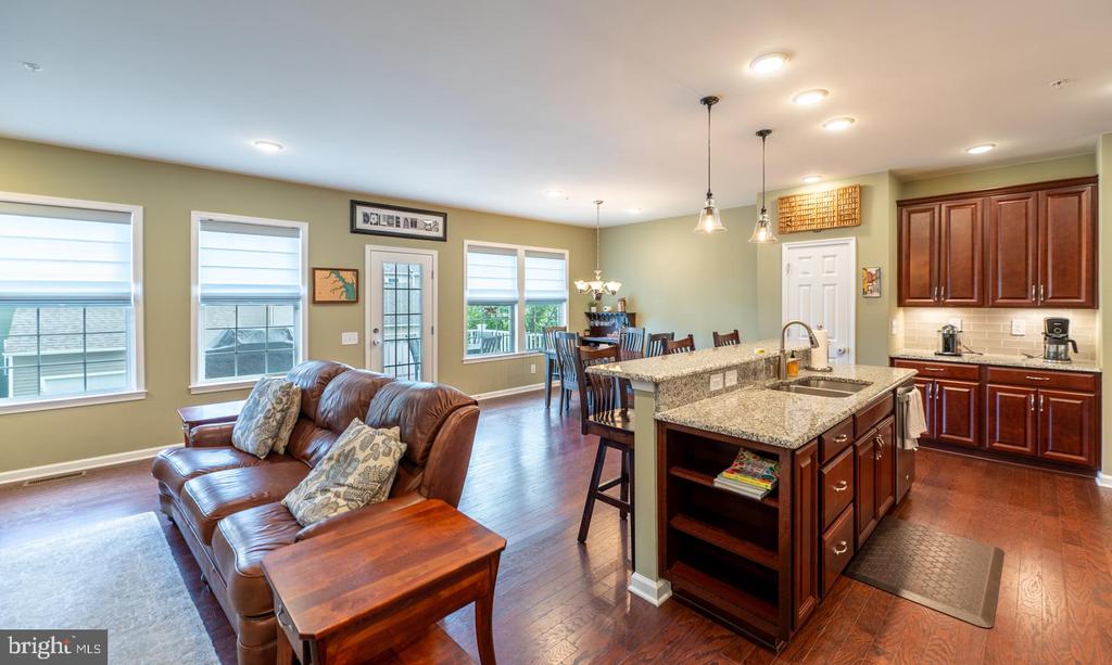 741 SUN VALLEY COURT