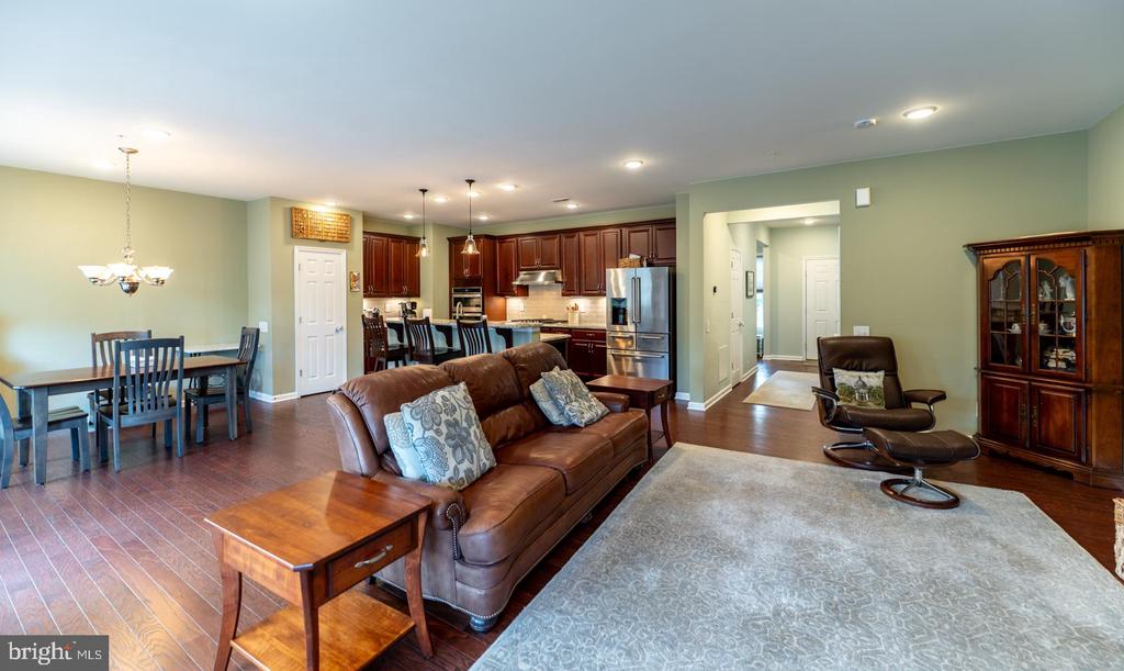 741 SUN VALLEY COURT