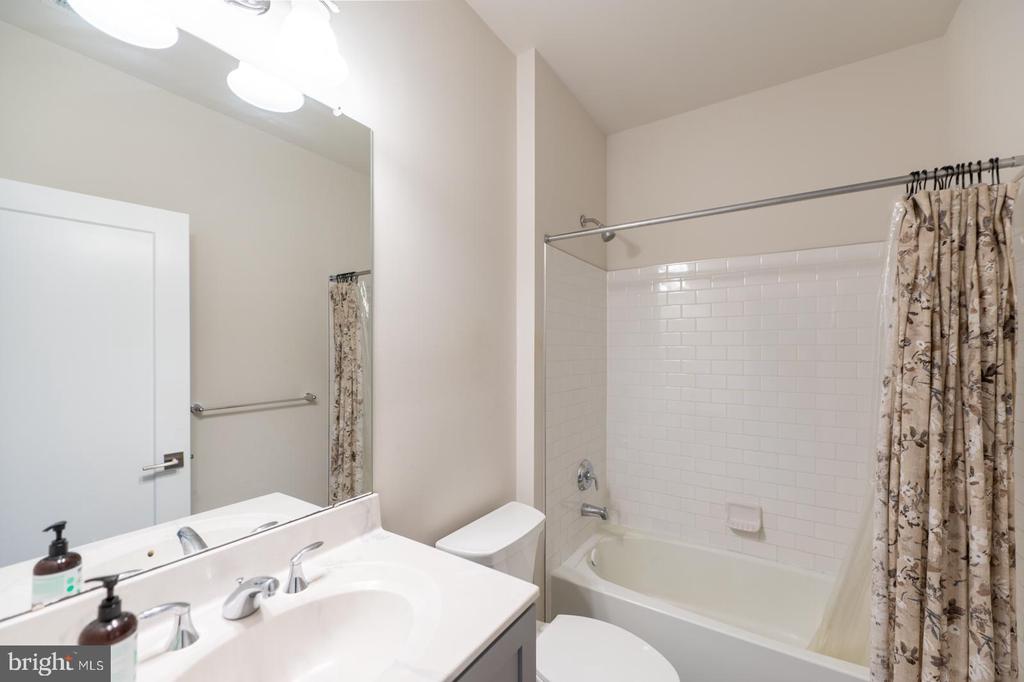 37 BOILER COURT