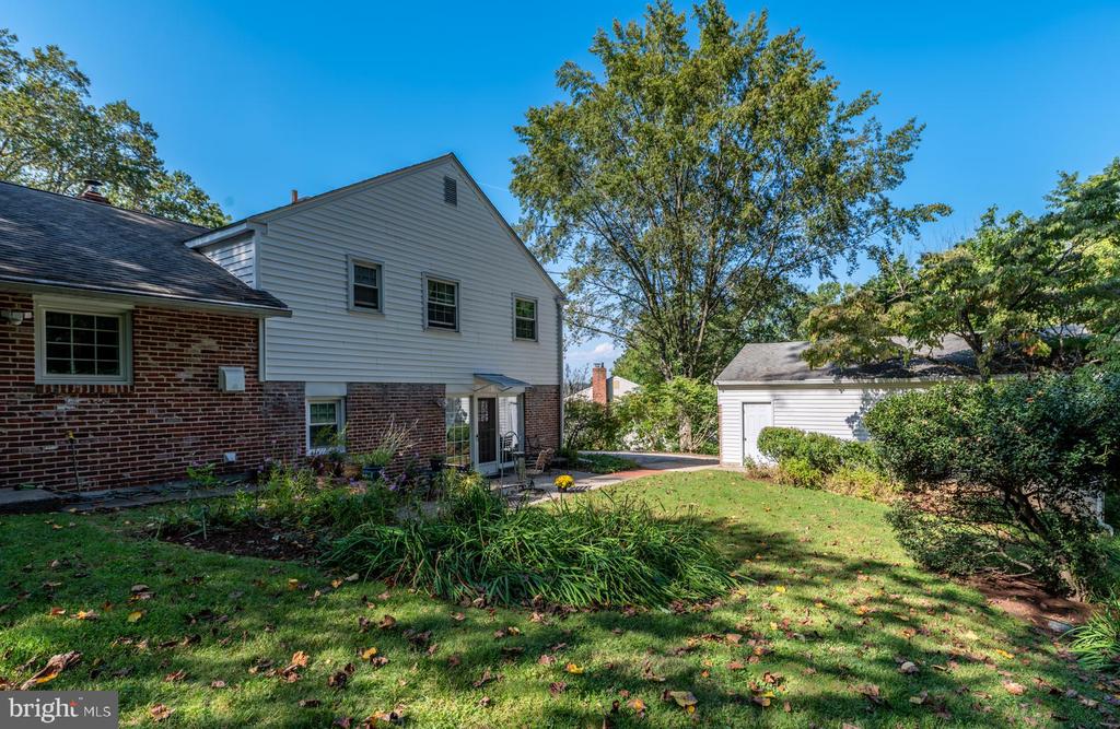 127 DEERFIELD ROAD