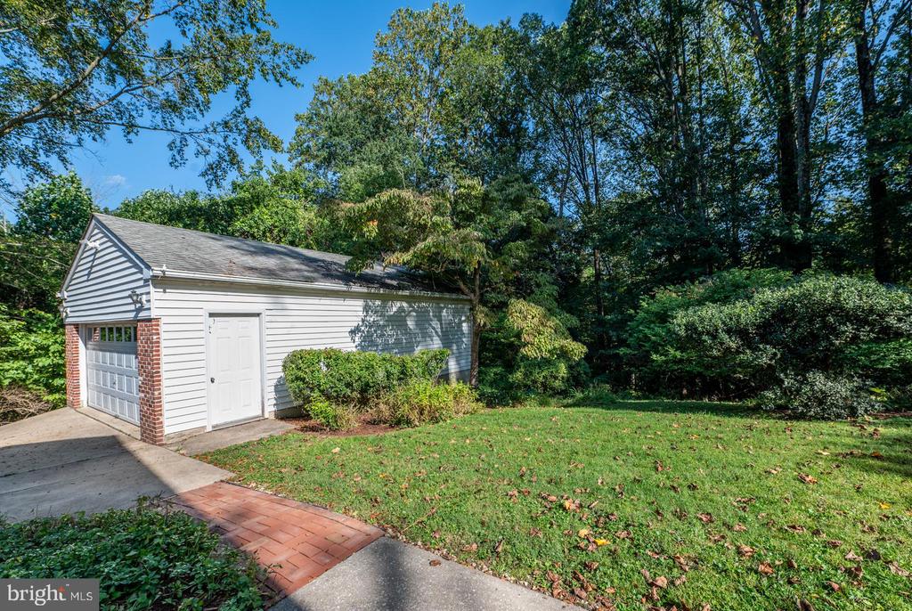 127 DEERFIELD ROAD