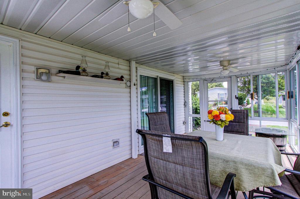 21 LONGWOOD COURT E