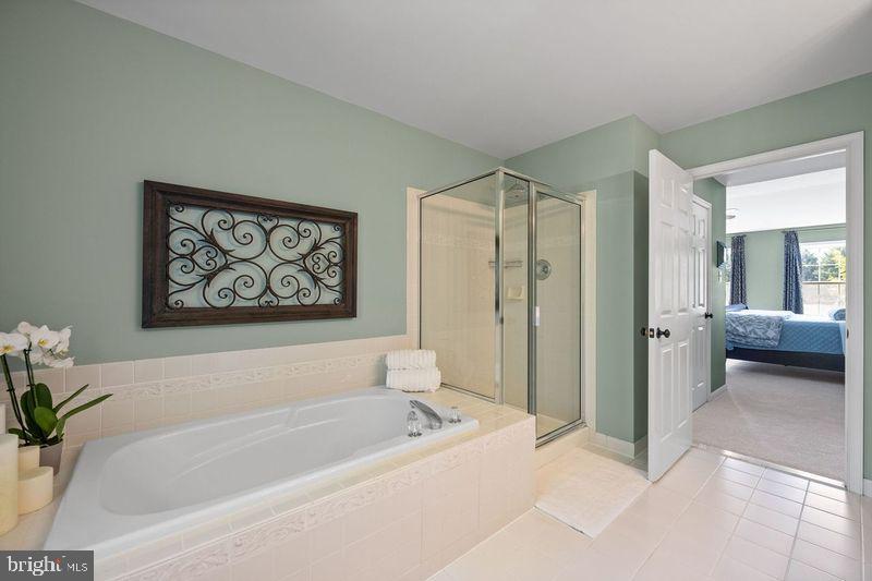 101 MEADOWGREEN DRIVE