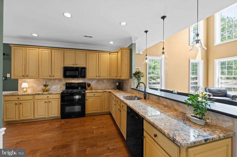 101 MEADOWGREEN DRIVE