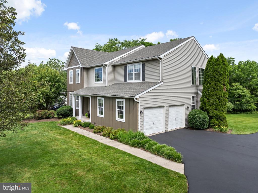 101 MEADOWGREEN DRIVE