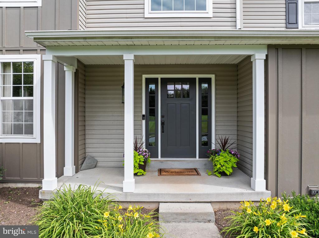 101 MEADOWGREEN DRIVE