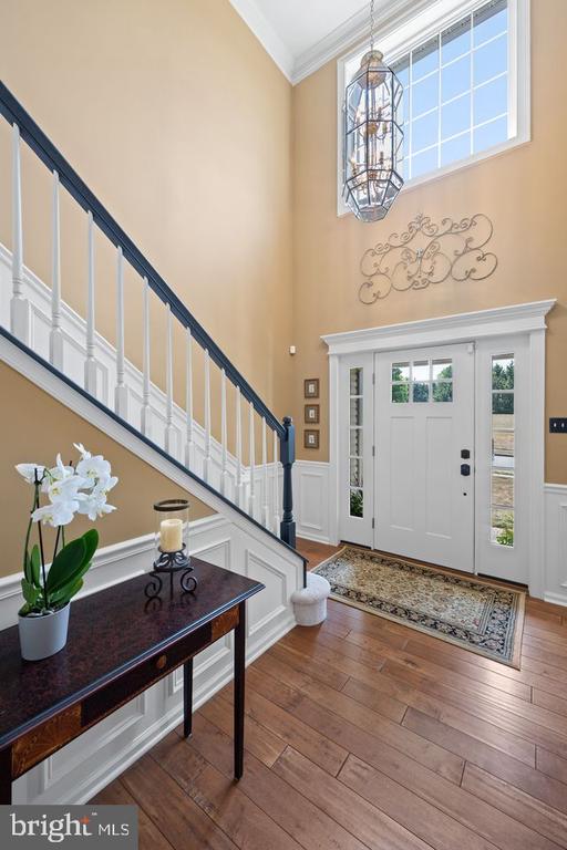 101 MEADOWGREEN DRIVE